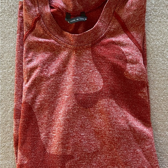 oiselle Tops - Oiselle Maroon Heathered Crew Neck Top, Brick 🧱 color, women sporty top.